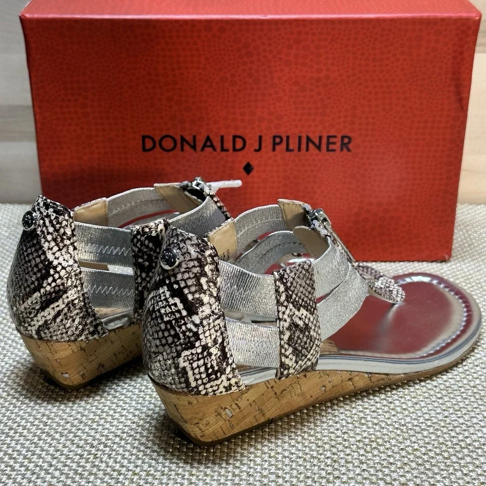 Donald J Pliner NIB Dori Embossed Leather Cork‎ Wedge Thong 6.5 Silver Snakeskin